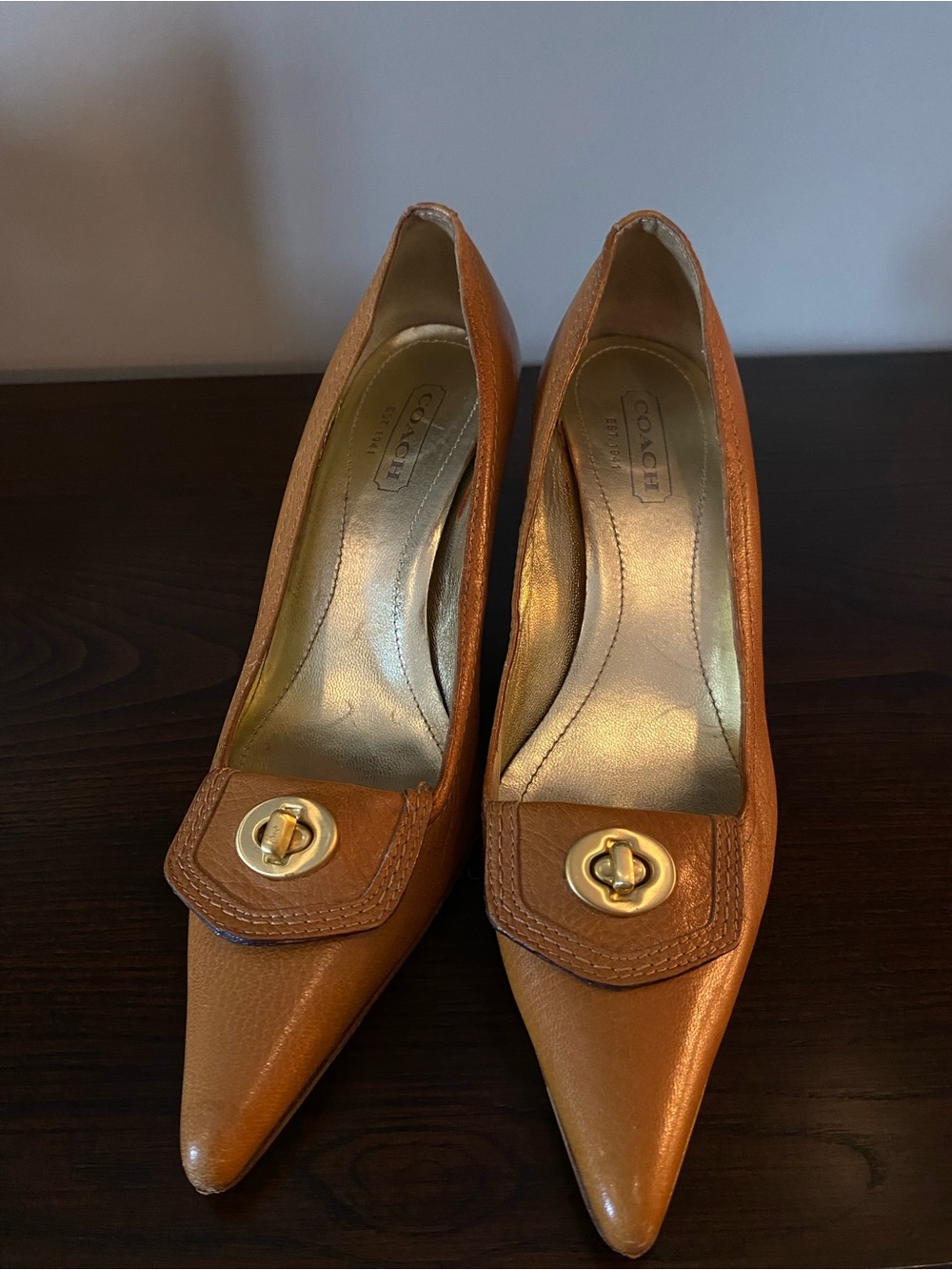 Vintage Coach Tan Leather Pointed Heels with Gold Turnlock